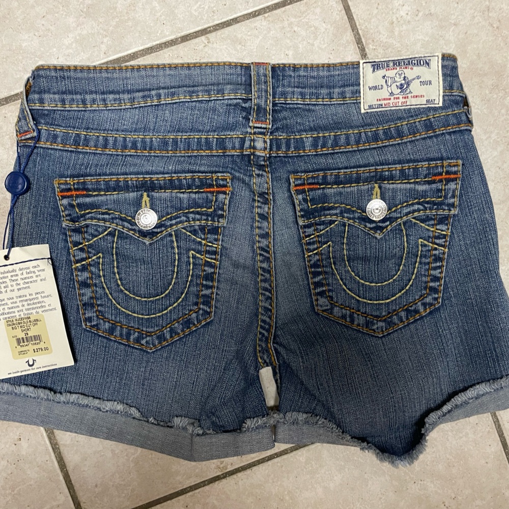 NWT True Religion Big T Mid Cut Off Short Size 29